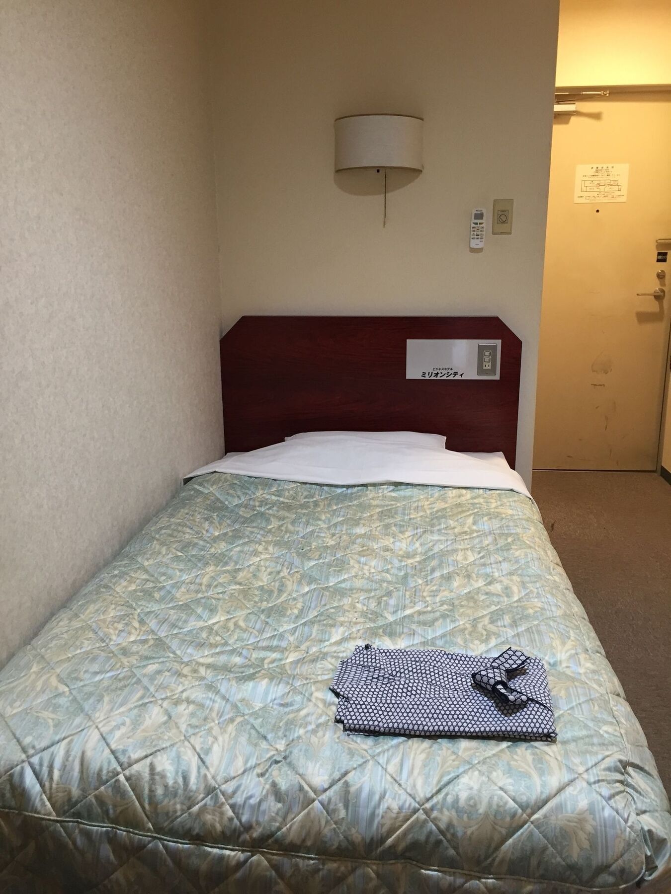 Million City Business Hotel Хиросима Экстерьер фото